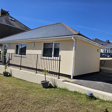 Two Bedroom Detached Modern Bungalow Close To Plymouth Argyle Fc エクステリア 写真