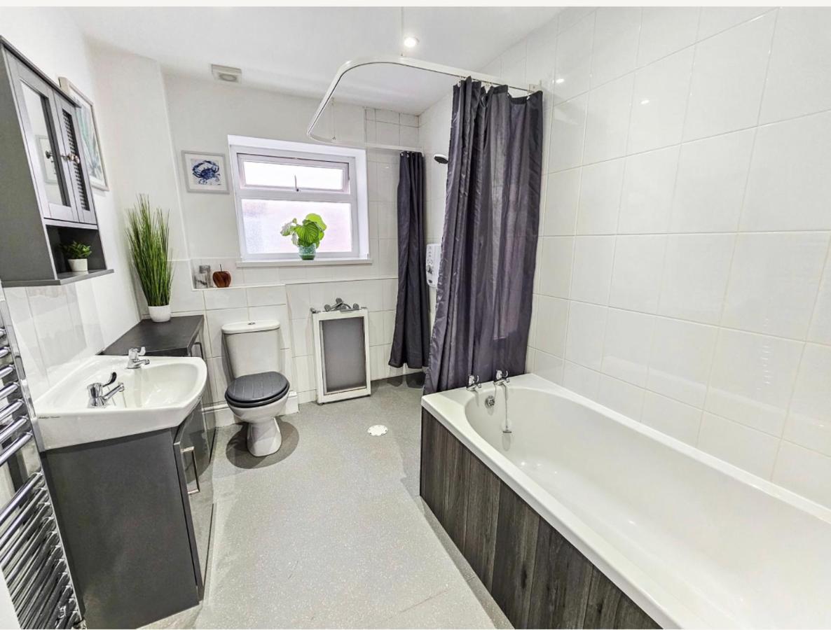 Two Bedroom Detached Modern Bungalow Close To Plymouth Argyle Fc エクステリア 写真