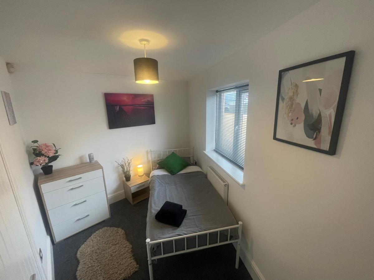 Two Bedroom Detached Modern Bungalow Close To Plymouth Argyle Fc エクステリア 写真